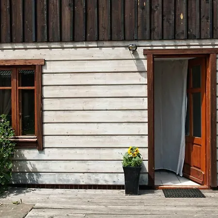 Gospodarstwo agroturystyczne Potoczek 19 *